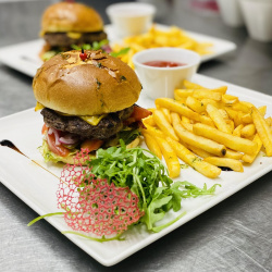 Burgeris su KIAULIENA